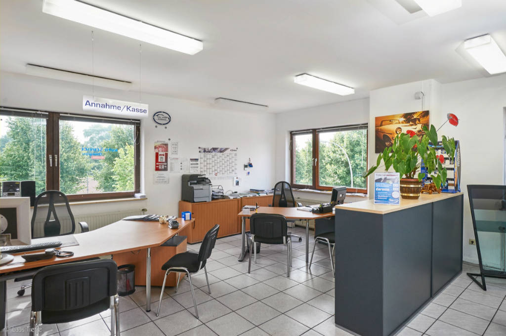 Autoservice_Domgjoni_in_Hamburg_Finkenwerder_Büro